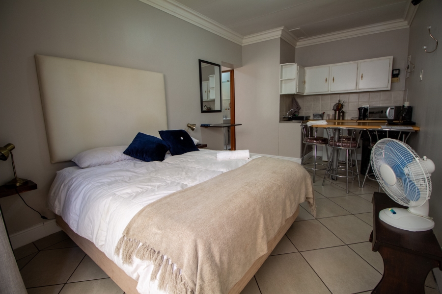 8 Bedroom Property for Sale in Flora Park Northern Cape